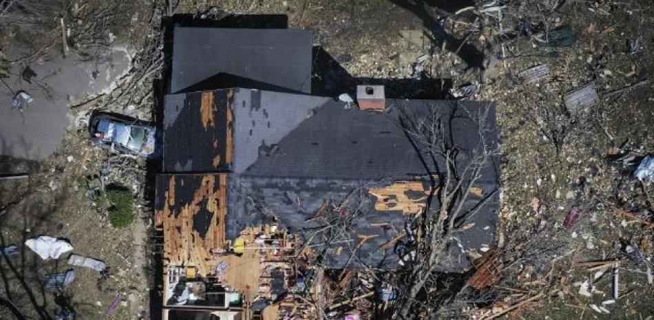 Los destrozos causados por la tormenta el 1 de abril de 2023, en Covington, Tennessee. (Patrick Lantrip/Daily Memphian vía AP)