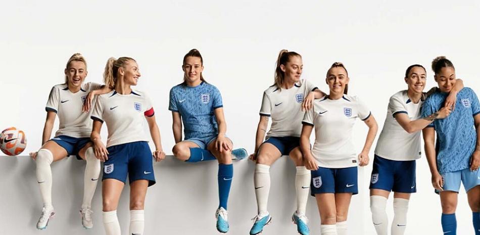 Inglaterra cambia el color de sus pantalones por el periodo de las jugadoras.