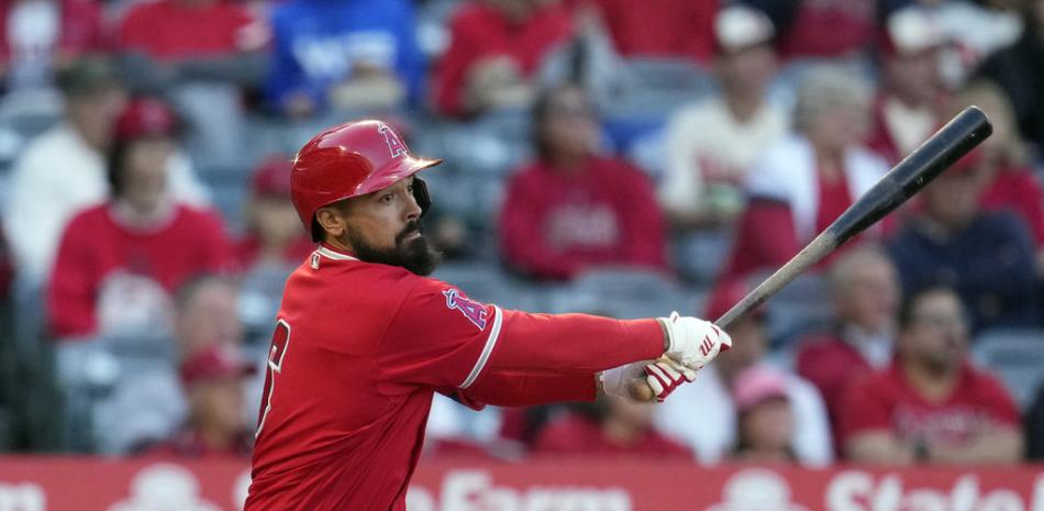El tercera base de los Angelinos de Los Ángeles, Anthony Rendon. AP