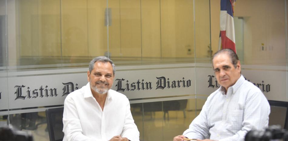 Junior Noboa mientras era entrevistado por Héctor J. Cruz, editor deportivo, en Actualidad Deportiva del Listín Diario. Foto: Jorge Martínez/LD.