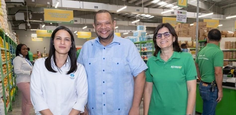 Ana María García, Carlos Guzmán y Maricarmen Ramos. Cortesía de la marca