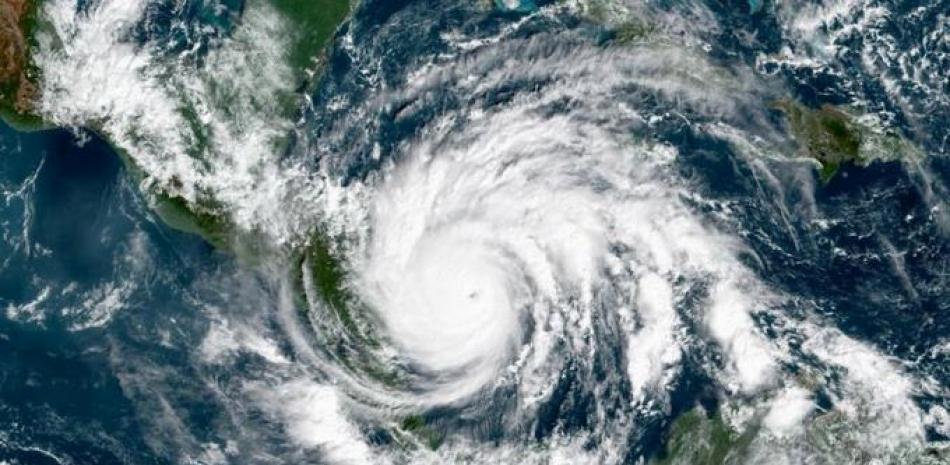 Captura satelital de un huracán. Archivo / LD