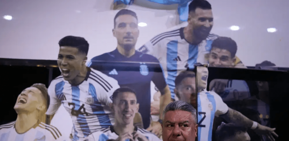 Claudio Tapia, presidente de la Asociación del Fútbol Argentina (AFA), durante la exhibición "Campeones del Mundo" en Buenos Aires, Argentina, el miércoles 5 de abril de 2023. (AP Foto/Natacha Pisarenko)
