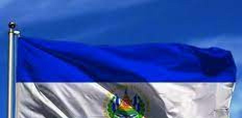 Bandera de Nicaragua, archivo LD