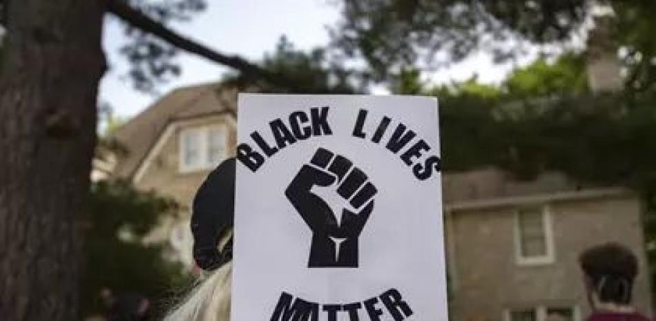Imagen del movimiento Black Lives Matter. Foto: AP.