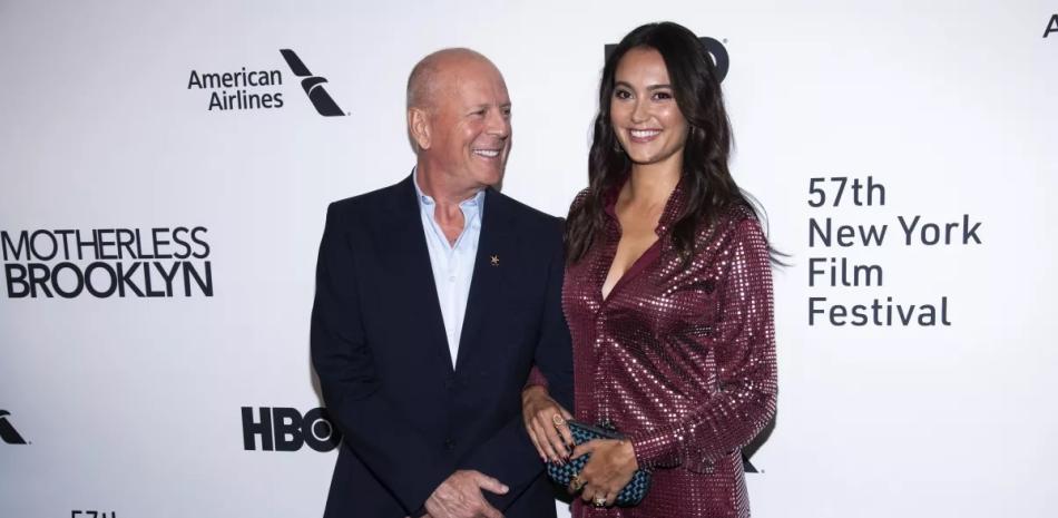 Bruce Willis y Emma Heming Willis asisten al estreno de “Motherless Brooklyn” en Nueva York el 11 de octubre de 2019, durante el 57º Festival de Cine de Nueva York.(Charles Sykes / Invision / Associated Press).