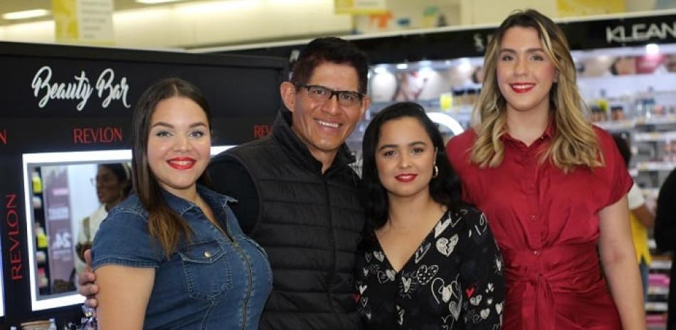 Alexandra Ortíz, Héctor Lozano, Laura Martínez y Mariela Pujols