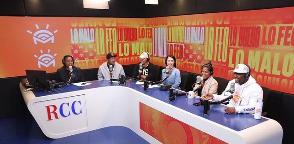 Cabina de "El Mañanero", programa radial que se transmite por La Bakana FM.