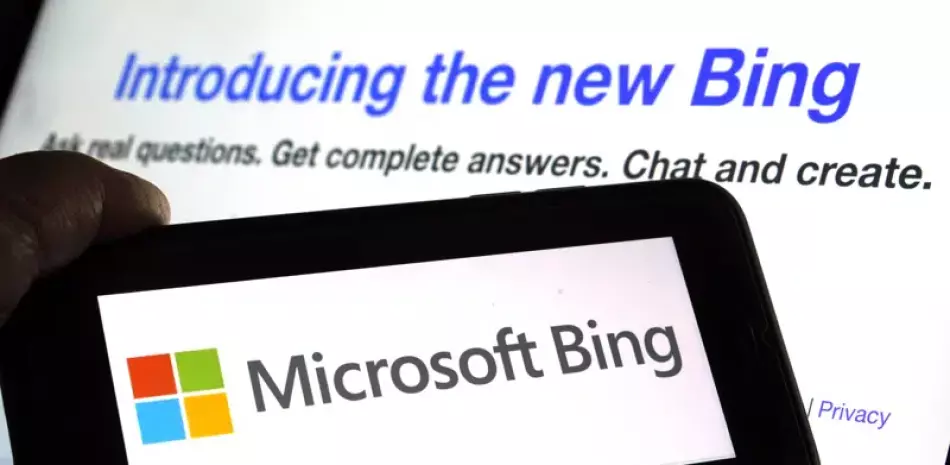 "Bing superó los 100 millones de usuarios activos diarios y la cantidad de descargas de la aplicación móvil se cuadruplicó desde el lanzamiento", declaró Yusuf Mehdi.