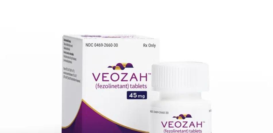 En esta foto del producto sin fecha publicada por Astellas Pharma, se muestran una caja y un contenedor del medicamento Veozah.