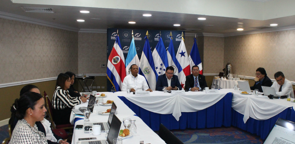 Reunion de los miembros del Concadeco que se celebra en El Salvador