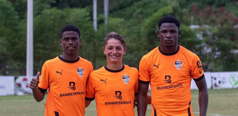 Edwarlyn Reyes, Lucas Breton y Erick Japa , autores de los tres goles del Cibao FC ante Jarabacoa.