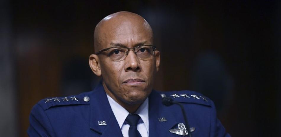 Charles Q. Brown, Jr., testifica durante una audiencia de nominaciones del Comité de Servicios Armados del Senado en Capitol Hill en Washington.