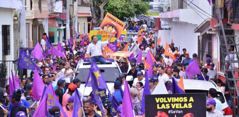 PLD marcha en Santiago en protesta por el alto costo de la vida"| Listín  Diario