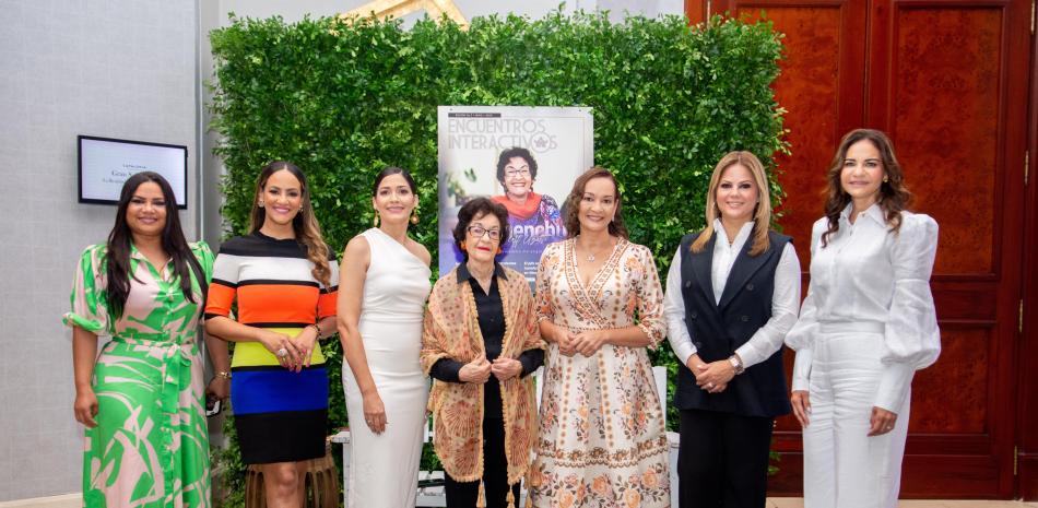 Sarah Hernández, Wanda Sánchez, Dayanara Reyes Pujols, Carmenchu Brusíloff, Lady Reyes, Evelyn Betancourt y Celeste Pérez