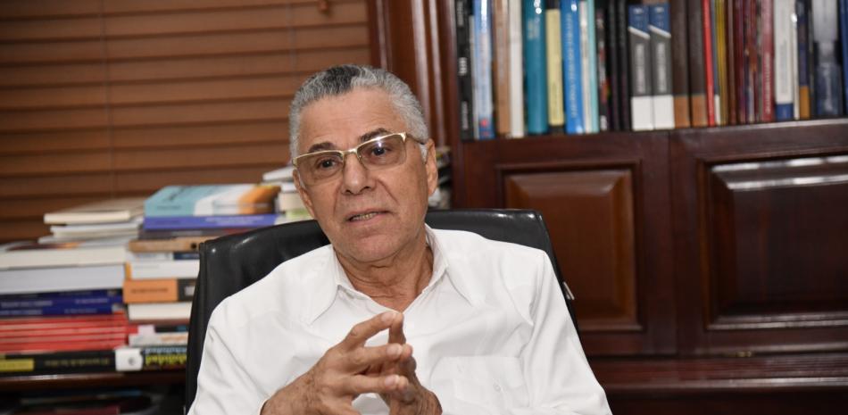 El alcalde Manuel Jiménez explica sus planes para el municipio de Santo Domingo Este.