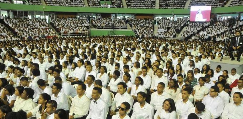 Miles de estudiantes de inglés de inmersión estuvieron en la graduación celebrada el 1 de diciembre de 2022.