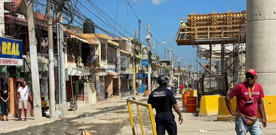 Condiciones de una de las calles aledañas a la construcción del Monorriel en la provincia de Santiago,