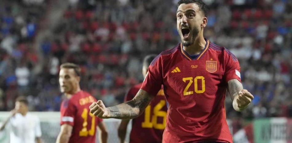 Joselu celebra tras marcar el gol que le dio a España la victoria 2-1 ante Italia en las semifinales de la Liga de Naciones.