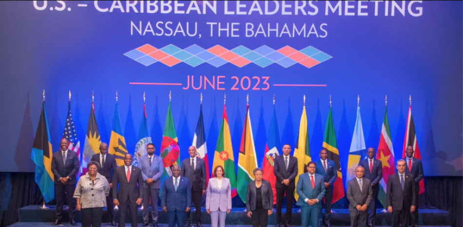 Foto oficial de la reunión de los participantes en la reunión del Caricom celebrada en Bahamas.