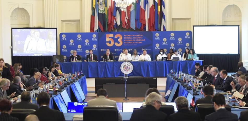 La OEA se declaró también "profundamente preocupada por las denuncias de persecución" de comunidades religiosas.