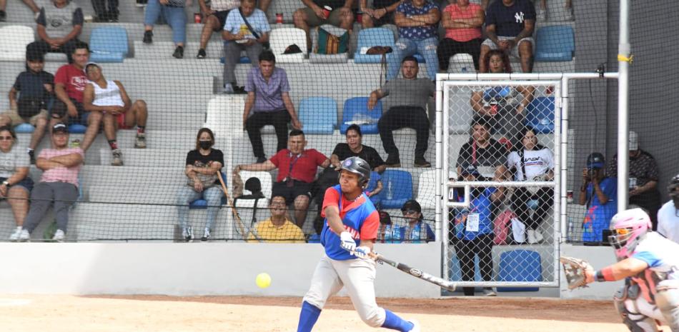 RD noquea a Venezuela en softbol y sigue invicto