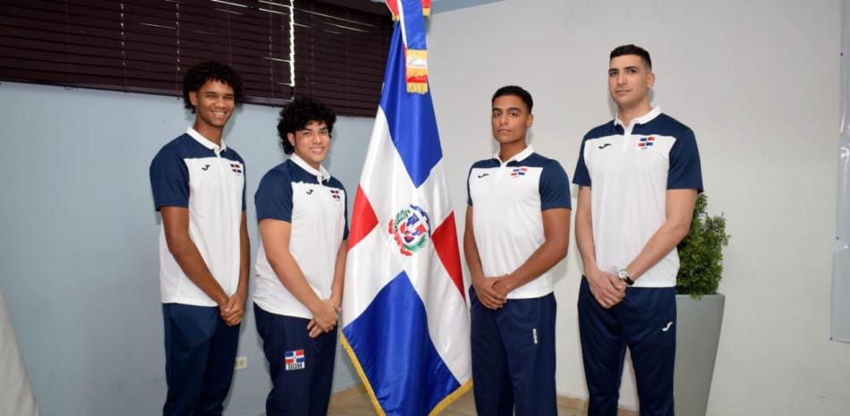 Manuel Blondet, Luke Ramírez, Mason Williams Matos y Rafael Burgos están orgullosos de formar parte de la selección de voleibol.