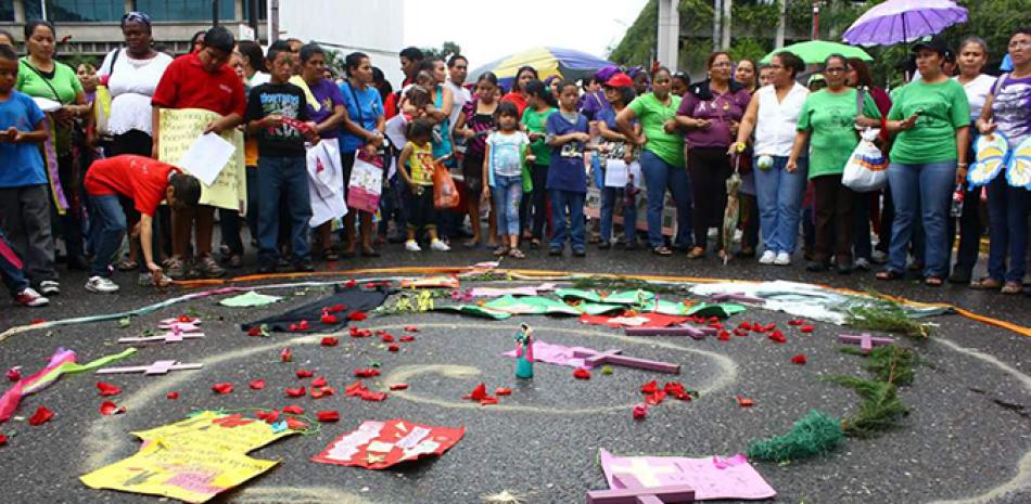 La violencia machista "se ha normalizado" en Honduras, donde también hay "una violencia estatal", aseguró una activista, quien cree que es necesario la educación sexual y la prevención para revertir esta situación.