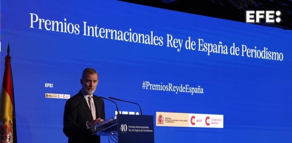 El rey Felipe VI ofrece un discurso durante los Premios Internacionales Rey de España de Periodismo 2023