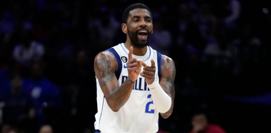 Kyrie Irving forma un gran binomio con Luka Doncic en Dallas.