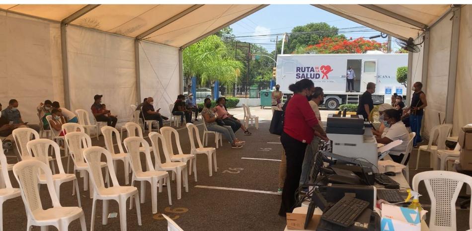 Carpa para la realización de pruebas de Covid-19 en el Ministerio de Salud Pública.