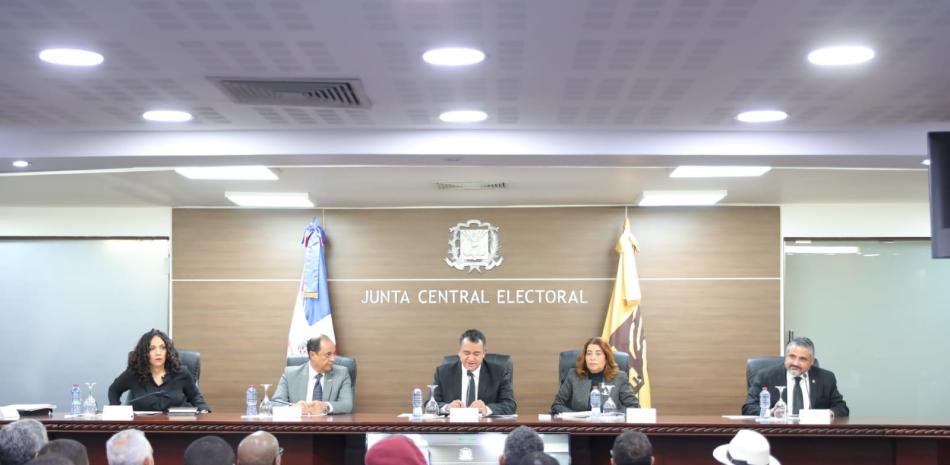 La Junta Central Electoral (JCE) dejó abierto ayer el período de precampaña electoral, con miras a las elecciones generales de 2024.