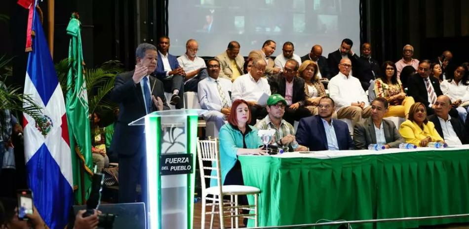 El expresidente Leonel Fernández agradeció ayer a la dirigencia de su partido Fuerza del Pueblo, por haber acogido su precandidatura a la presidencia de la República.