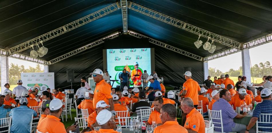 Vista del “Hoyo 19 Fiebrú”, sede del almuerzo, la fiesta, y la entrega de premios y trofeos del 1er. Torneo Fiebre de Golf Open celebrado en La Cana.