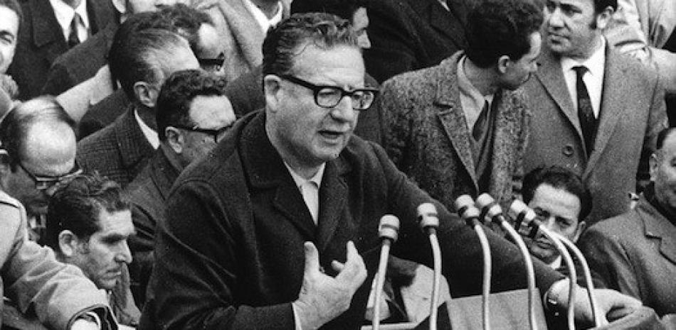 El presidente Salvador Allende “está preocupado por las presiones de la oposición y, en especial, por las intenciones del Ejército”, detalló el informe.