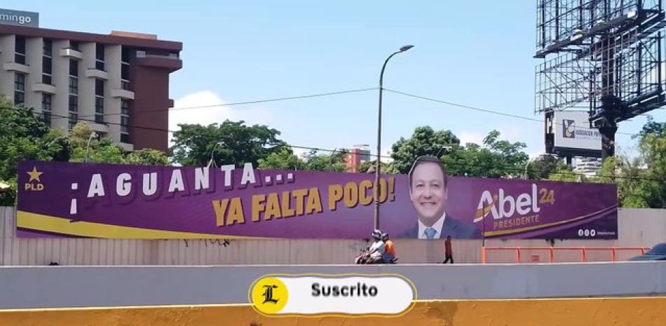 PROPAGANDAS POLÍTICAS AÚN PERMANECEN COLOCADAS EN CALLES DEL GRAN SANTO DOMINGO<br /><br />También le pude interesar estos videos:<br /><br />LEONEL ENCABEZA MARCHA DE LA FP EN EL DÍA DE LOS TRABAJADORES POR UNA MEJOR CALIDAD DE VIDA https://youtu.be/9Svo7QAEu1c<br /><br />ABOGADOS ACUSAN A YENI BERENICE Y A WILSON CAMACHO EN EL CASO JEAN ALAIN Y MEDUSA https://youtu.be/gJMYlp_W60w<br /><br />UN MUERT0 Y UN HERID0 TRAS CONFLICTO EN LOS TRES BRAZOS https://youtu.be/E5vTwb1oIeQ<br /><br />EMILIO LÓPEZ VA A PRISIÓN POR CASO TAMARA MARTÍNEZ; FISCAL EXPLICA GRAVEDAD DEL CASO https://youtu.be/4ko0BkEEwQc<br /><br />LLEGADA DEL PRESIDENTE A LA FUNERARIA PARA BRINDARLE SUS CONDOLENCIAS AL CANDIDATO ABEL MARTÍNEZ https://youtu.be/PWDwz5mKo3U<br /><br />Más noticias en https://listindiario.com/<br /><br />Suscríbete al canal  https://bit.ly/335qMys<br /><br />Síguenos<br />Twitter  https://twitter.com/ListinDiario <br /><br />Facebook  https://www.facebook.com/listindiario <br /><br />Instagram https://www.instagram.com/listindiario/