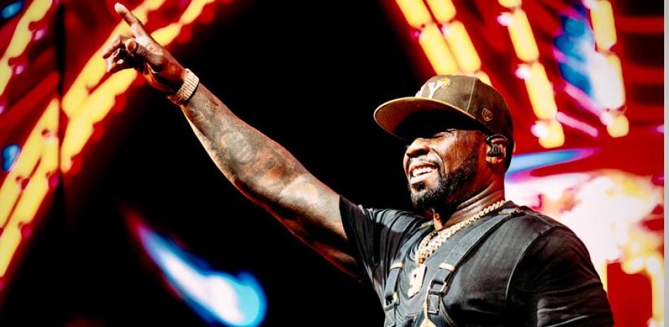 50 Cent golpea mujer del público durante concierto