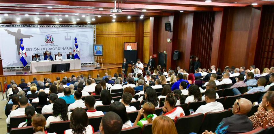 Sesión del Senado de la República en Puerto Plata