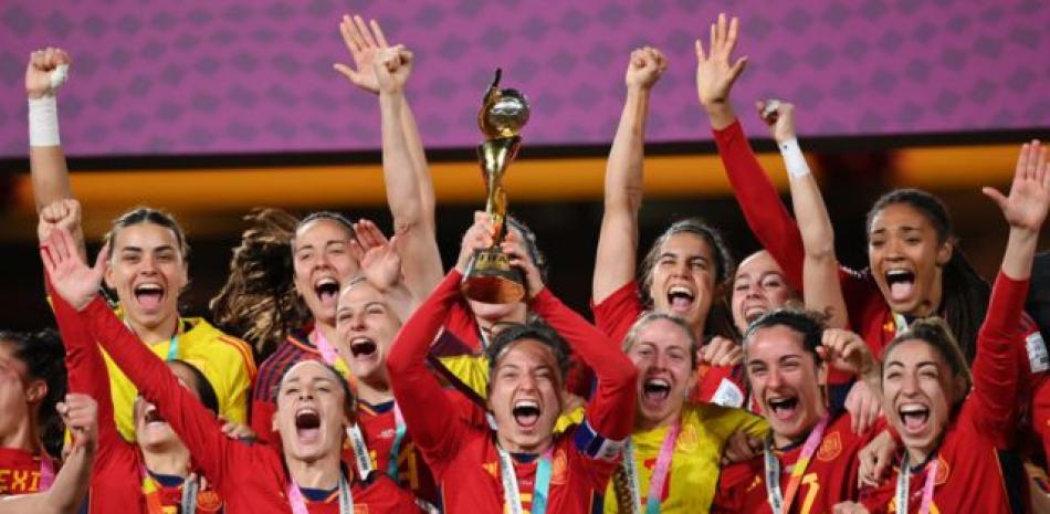 Tras producirse el éxito de las jugadoras española en el concluido Mundial femenino todo ha sido inconveniente para esta selección.