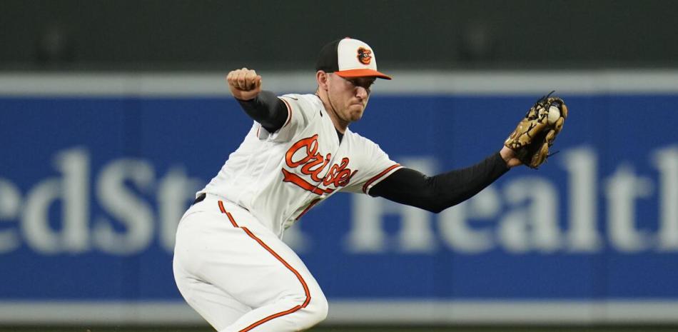 Accion en el choque que le ganaron los Orioles por blanqueada de 2-0 a los Medias Rojas de Boston.