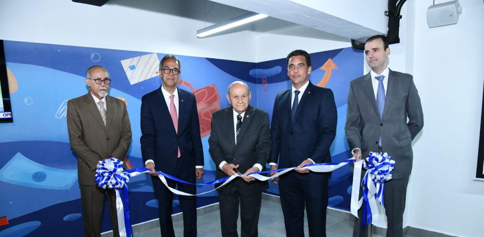 Inauguran laboratorio de Finanzas Popular creado en la Universidad Unapec