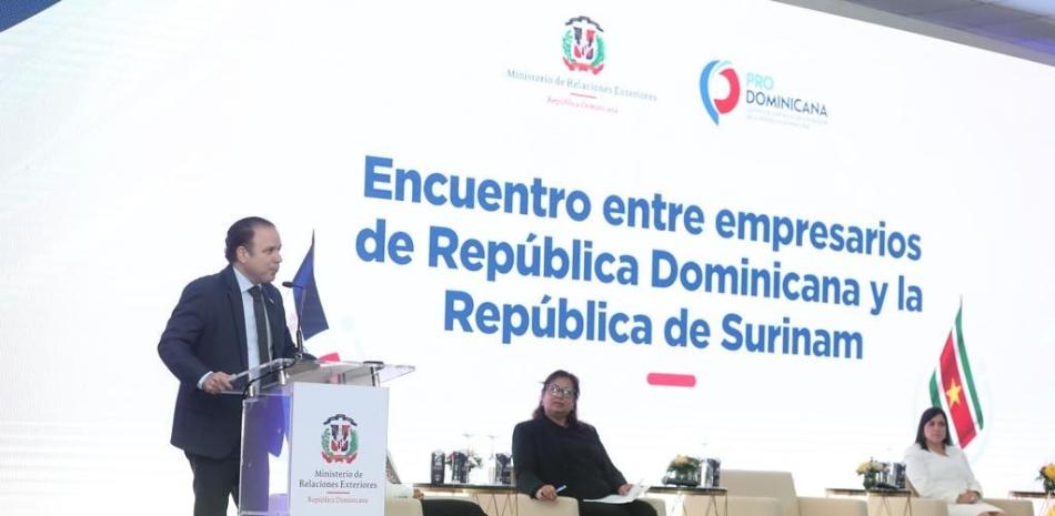 El viceministro para Asuntos Económicos y Cooperación Internacional, Hugo Rivera, presidió el Encuentro Empresarial.