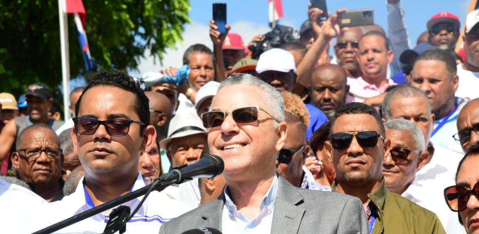 Manuel Jiménez, alcalde de Santo Domingo Este, durante rueda de prensa este lunes.