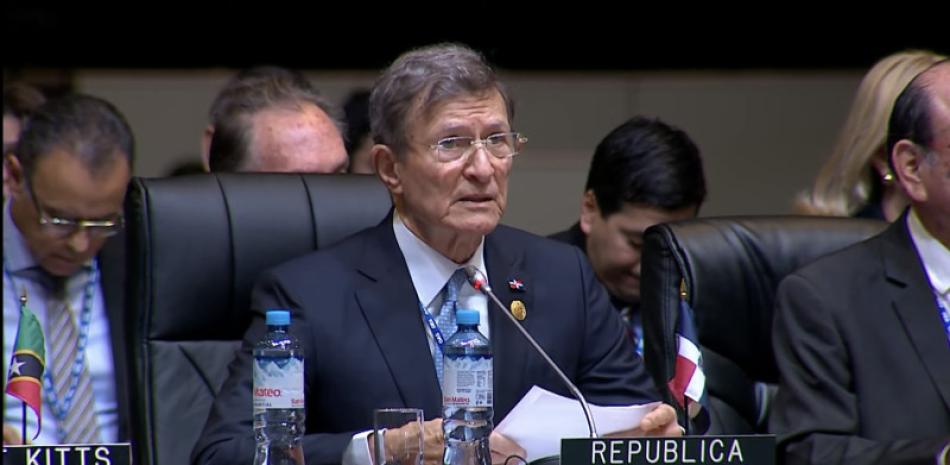 El canciller Roberto Álvarez juzgó ayer “irracional e inaceptables” las declaraciones del embajador haitiano ante la Organización de Estados Americanos (OEA), Leon Charles, quien aseguró que Haití no paralizará la construcción del canal sobre el río Masacre.<br /><br />https://listindiario.com/la-republica/gobierno/20231013/gobierno-carga-culpa-haiti-haber-tragedia-canal_777152.html<br /><br />También le pude interesar estos videos:<br /><br />TORMENTA FRANKLIN INUNDA LA CAPITAL https://youtu.be/Pq11_6GJtgg<br /><br />VICEALMIRANTE AGUSTÍN ALBERTO MORILLO ASUME MANDO COMO NUEVO COMANDANTE DE LA ARMADA DOMINICANA https://youtu.be/mRcXUW4AyWc<br /><br />PLD DEFINE SUS CANDIDATOS A LAS ALCALDÍAS DEL DN, SDN, SAN CRISTÓBAL Y CABARETE https://youtu.be/mCoab9nVzMU<br /><br />LOS DOMINICANOS PODRÁN ENTRAR DE MANERA MÁS ÁGIL A ESTADOS UNIDOS, GRACIAS AL GLOBAL ENTRY https://www.youtube.com/watch?v=01ft8n1tGwM<br /><br />PRD, PLD Y FP ACUERDAN ALIANZAS EN TRES SENADURIAS, 6 ALCALDÍAS Y 150 DISTRITOS MUNICIPALES https://www.youtube.com/watch?v=gJc5ua4CTeQ<br /><br />Más noticias en https://listindiario.com/<br /><br />Suscríbete al canal  https://bit.ly/335qMys<br /><br />Síguenos<br />Twitter  https://twitter.com/ListinDiario <br /><br />Facebook  https://www.facebook.com/listindiario <br /><br />Instagram https://www.instagram.com/listindiario/