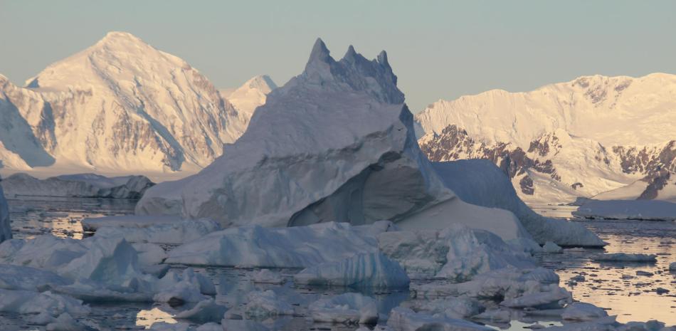 Un estudio del British Antarctic Survey (BAS) publicado este lunes en la revista Nature Climate Change subraya que el deshielo de la capa occidental de la Antartida y la consecuente subida de nivel del mar que provocaría a nivel global ya no es una cuestión de "si", sino de "con qué rapidez".EFE/  British Antarctic Survey./SOLO USO EDITORIAL/SOLO DISPONIBLE PARA ILUSTRAR LA NOTICIA QUE ACOMPAÑA (CRÉDITO OBLIGATORIO)