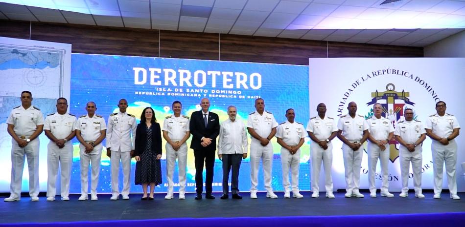 Participantes en la conferencia de la Armada de República Dominicana.