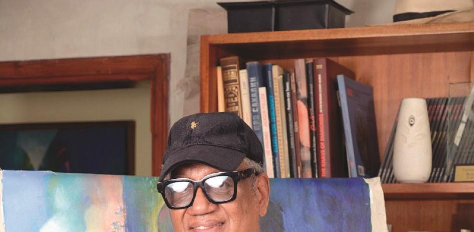 Luis Muñoz conmemora 49 años de arte y creatividad