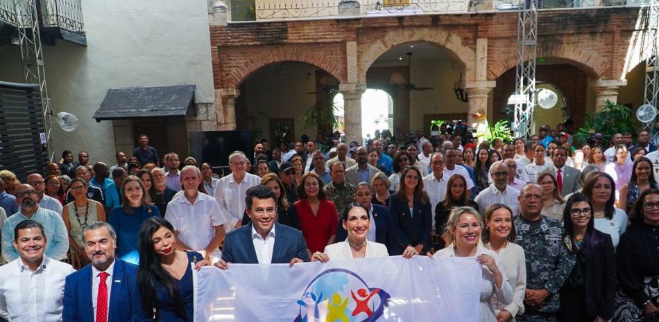 El ministro de Turismo David Collado y la primera dama Raquel Arbaje encabezaron el acto de ingreso del país al GARA.