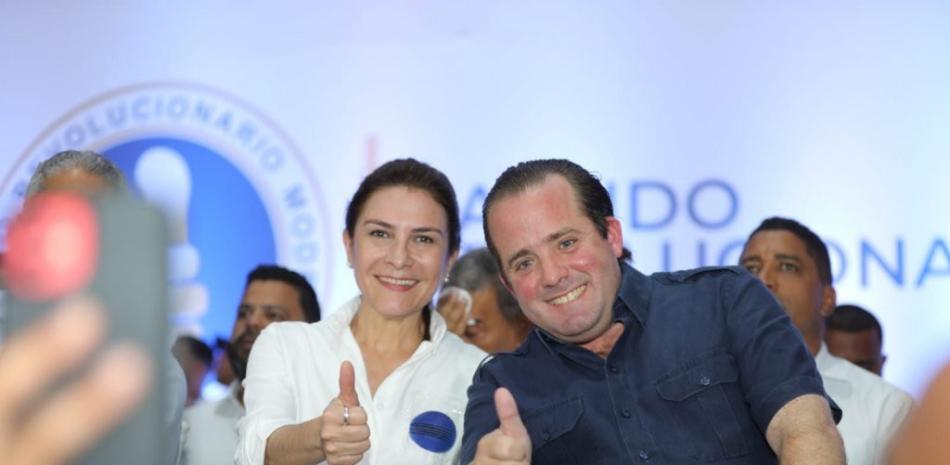 Carolina Mejía, candidata a la reelección en el Distrito Nacional, junto a José Ignacio Paliza, presidente del PRM.
