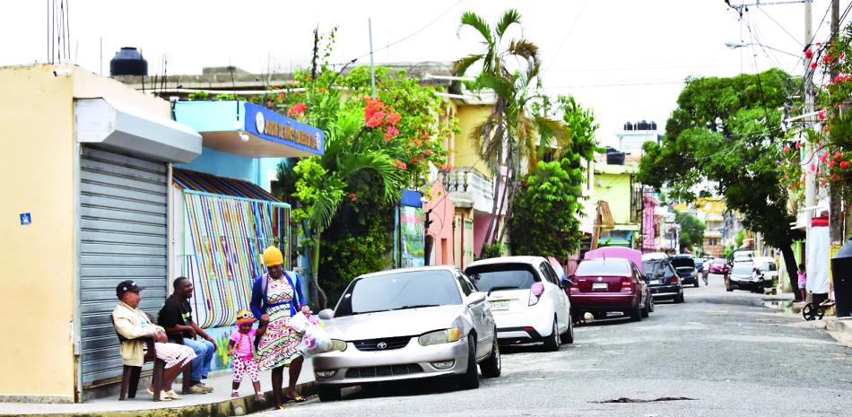 En una parte de Santo Domingo Este los vecinos se quejan porque las patrullas escasean y los ladrones aprovechan para hacer fechorías.